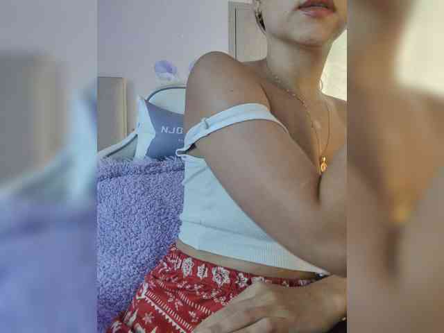 LarisaMaia webcam