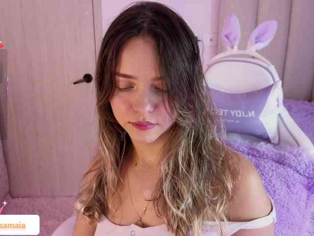 LarisaMaia webcam