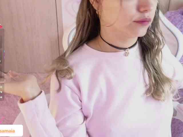 LarisaMaia webcam