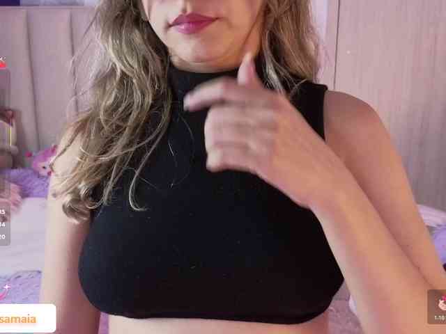 LarisaMaia webcam