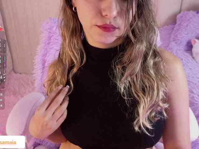 LarisaMaia webcam