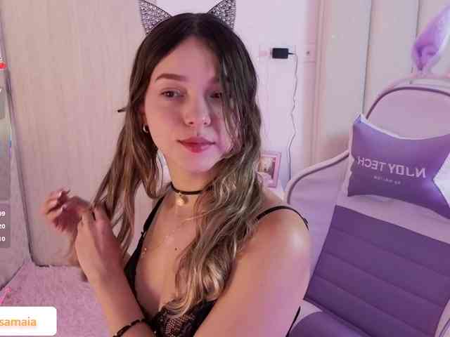 LarisaMaia webcam