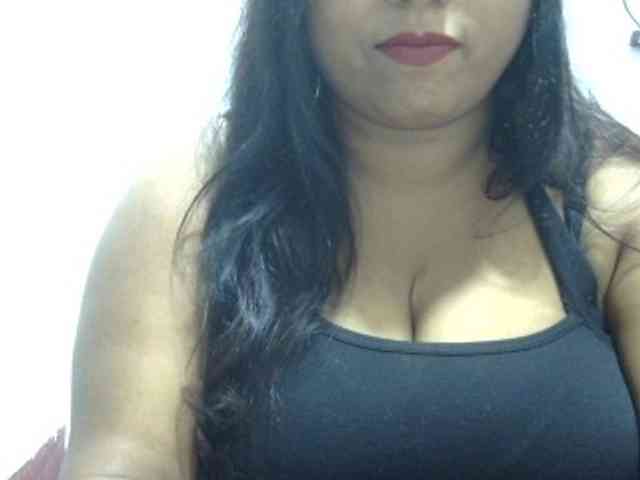 Deepika2397 webcam