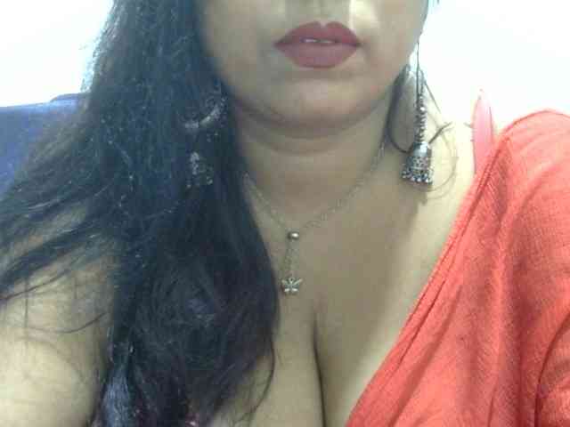 Deepika2397 webcam