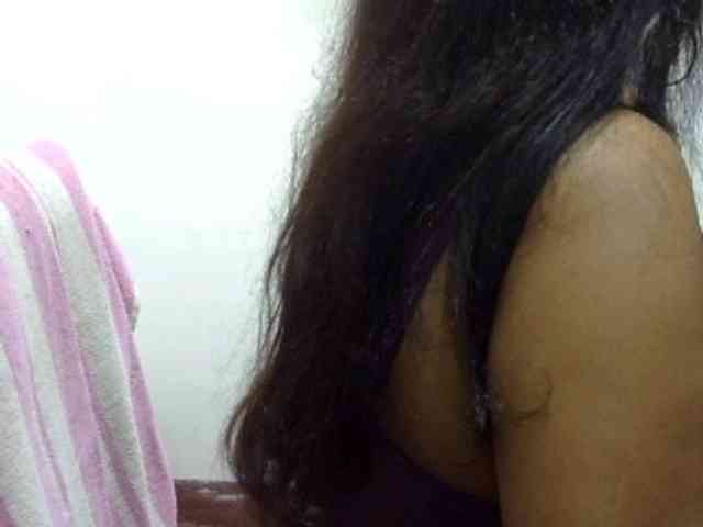 Deepika2397 webcam