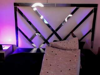 AnahiJones Porn Show