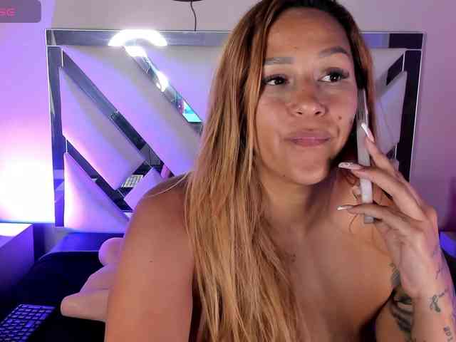 AnahiJones webcam