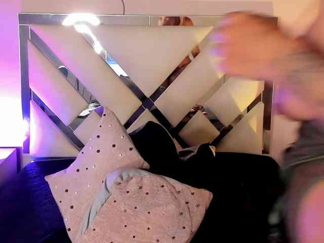 AnahiJones webcam