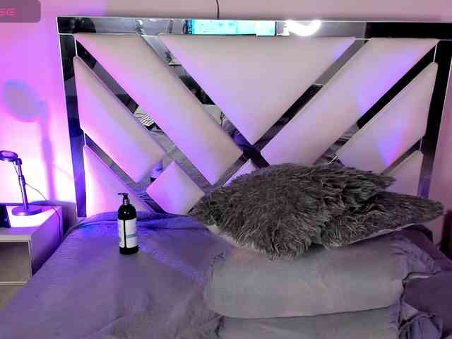 AnahiJones webcam