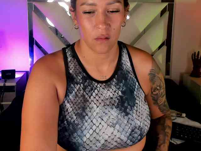 AnahiJones webcam