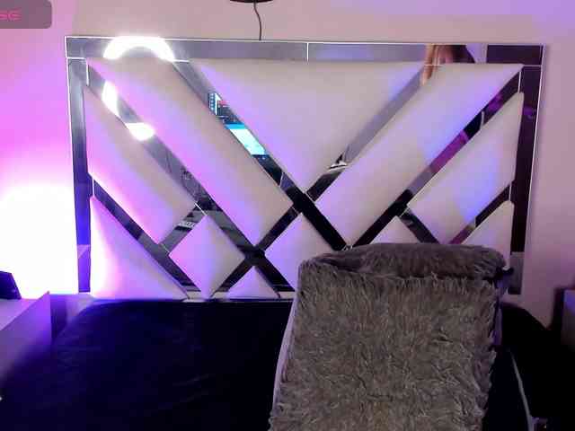 AnahiJones webcam