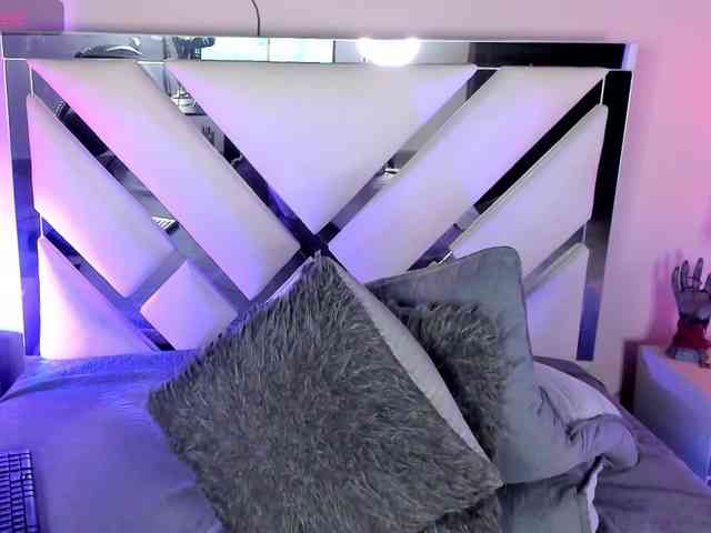 AnahiJones webcam