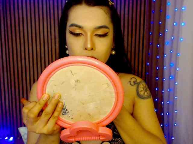 Ohmyvina69 Live Webcam on BongaCams
