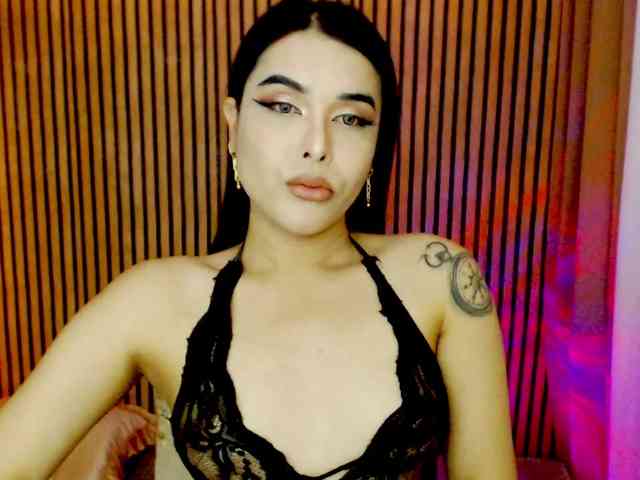 Ohmyvina69 Live Webcam on BongaCams