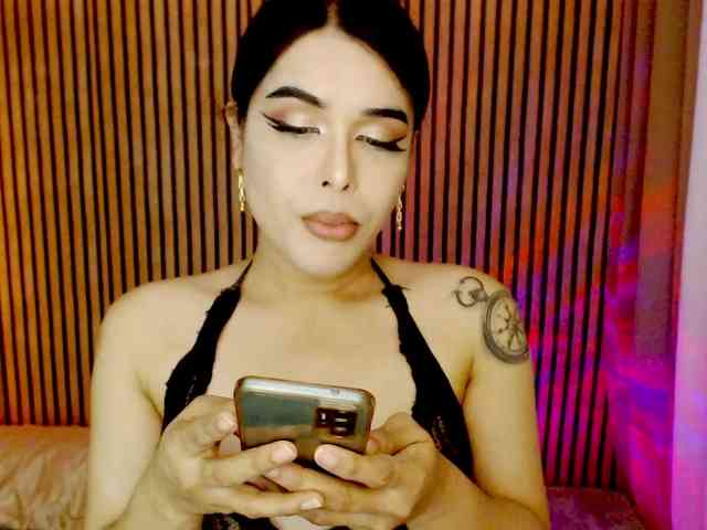 Ohmyvina69 Live Webcam on BongaCams