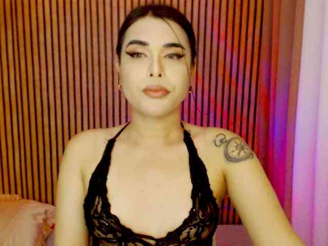 Ohmyvina69 Live Webcam on BongaCams
