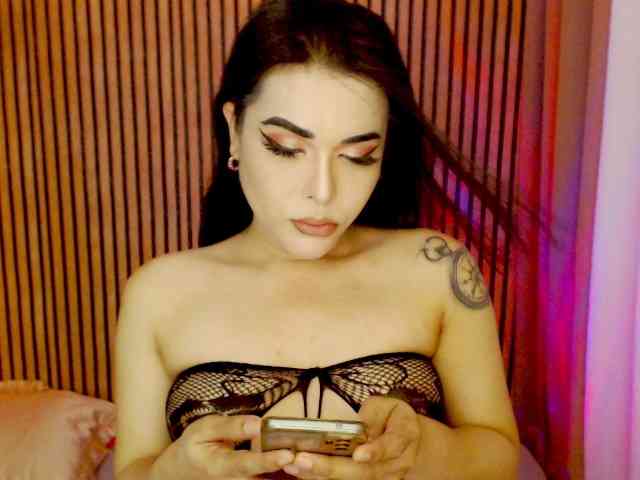 Ohmyvina69 Live Webcam on BongaCams