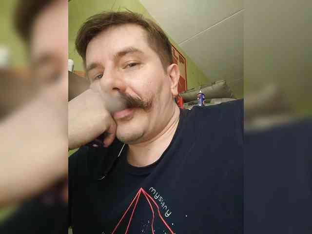 minikzor Live Webcam on BongaCams