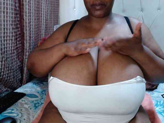 BustyBabeX webcam