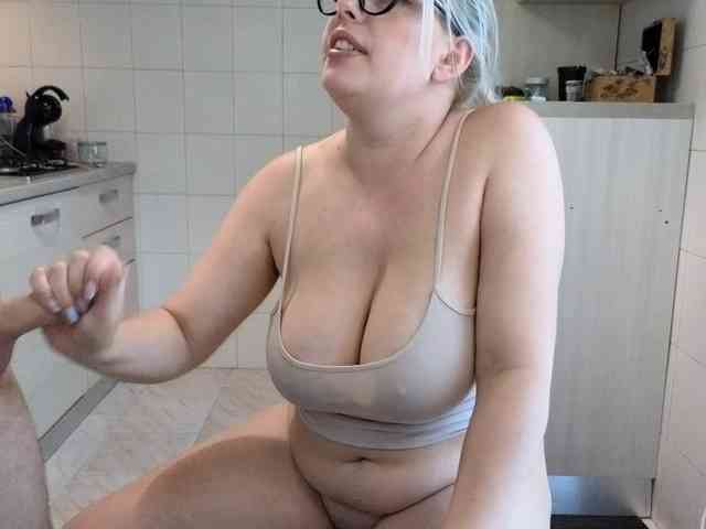Evawhitex webcam