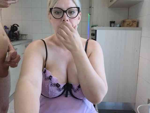Evawhitex webcam