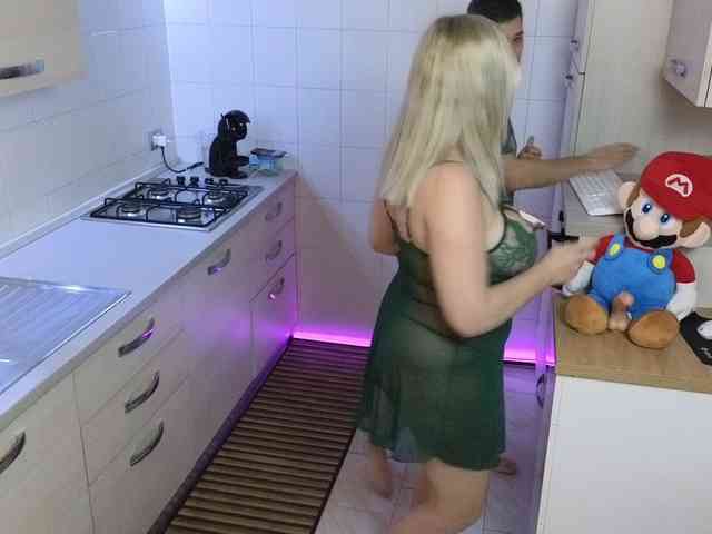 Evawhitex webcam