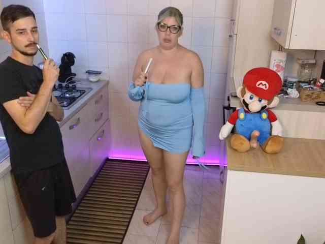 Evawhitex webcam