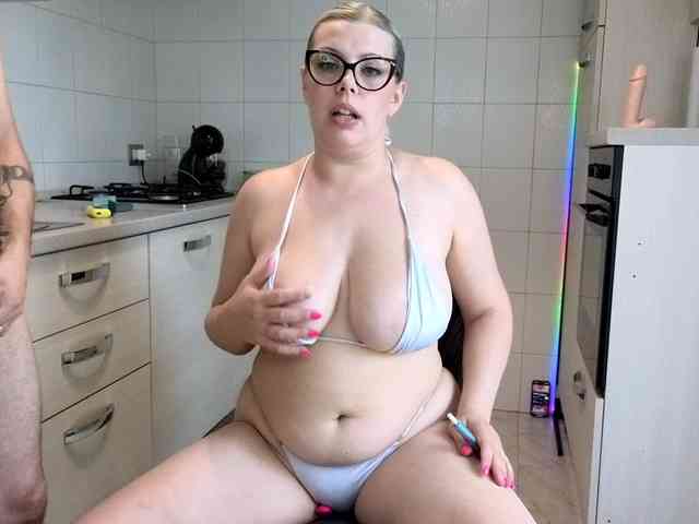 Evawhitex webcam
