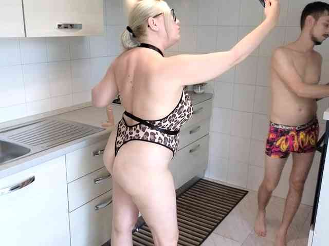 Evawhitex webcam