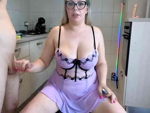 Evawhitex webcam