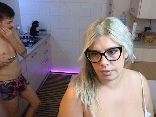 Evawhitex webcam
