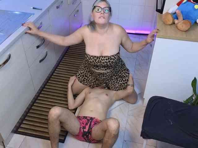 Evawhitex webcam
