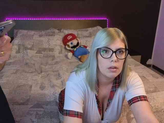 Evawhitex webcam
