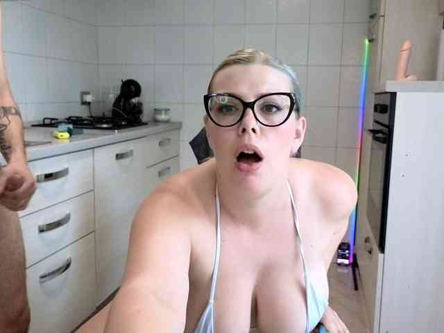 Evawhitex webcam