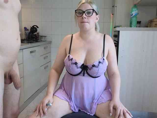 Evawhitex webcam