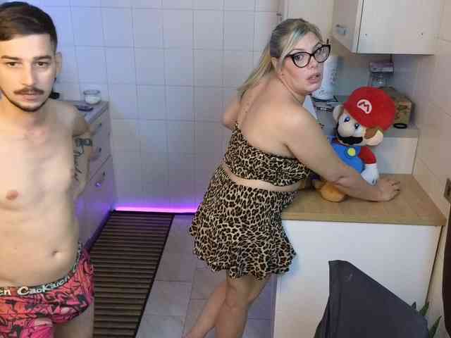 Evawhitex webcam