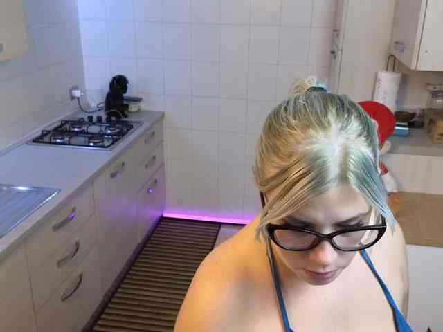 Evawhitex webcam