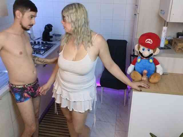 Evawhitex webcam