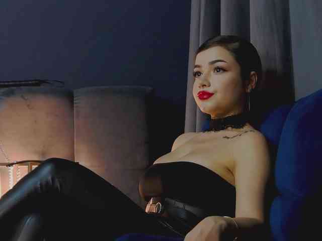 NikiBryce webcam