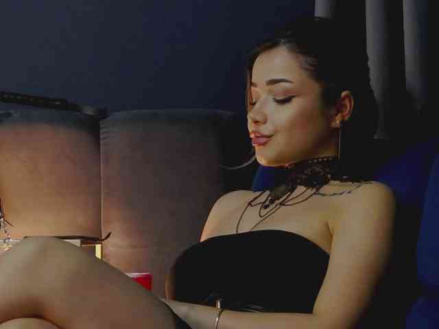NikiBryce webcam