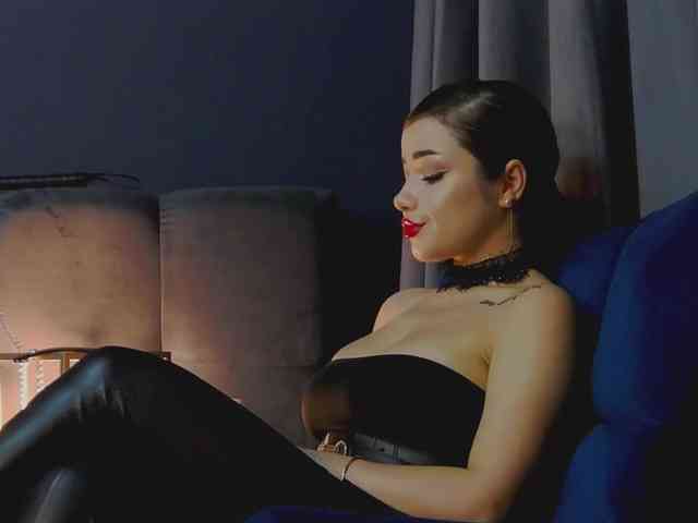 NikiBryce webcam