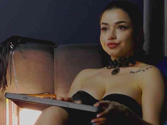 NikiBryce webcam