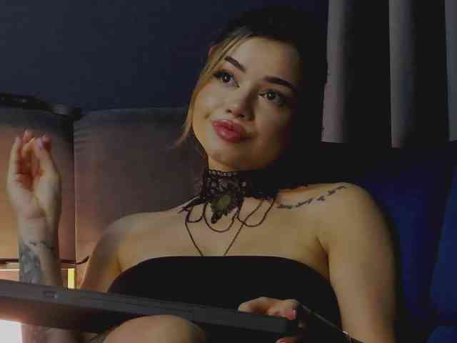 NikiBryce webcam