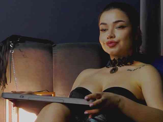 NikiBryce webcam