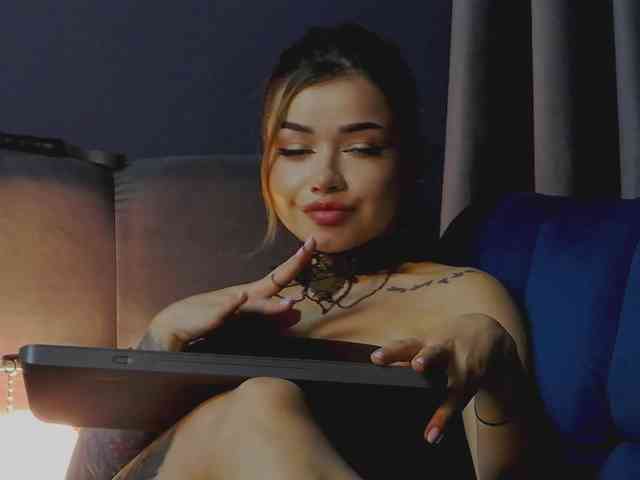 NikiBryce webcam