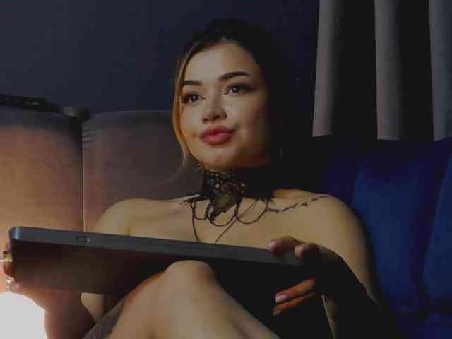NikiBryce webcam