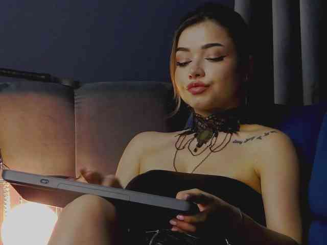 NikiBryce webcam