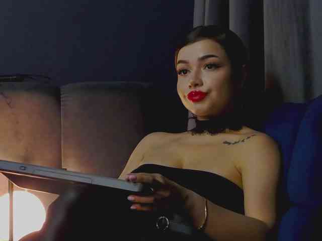 NikiBryce webcam