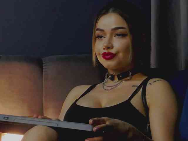 NikiBryce webcam