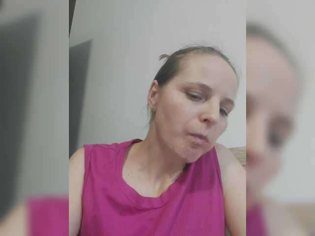 Lulu-Erotica's BongaCams show and profile